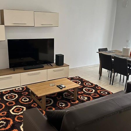 Your Elegant Home Away From Home Shared Apartment Only With Host Zebbug  Luaran gambar