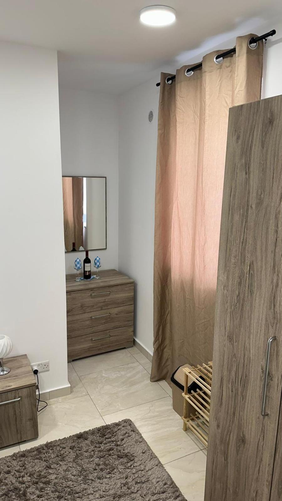 Your Elegant Home Away From Home Shared Apartment Only With Host Zebbug  Luaran gambar