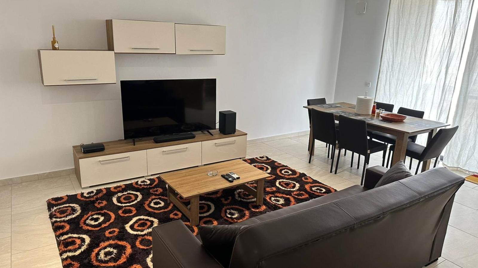 Your Elegant Home Away From Home Shared Apartment Only With Host Zebbug  Luaran gambar