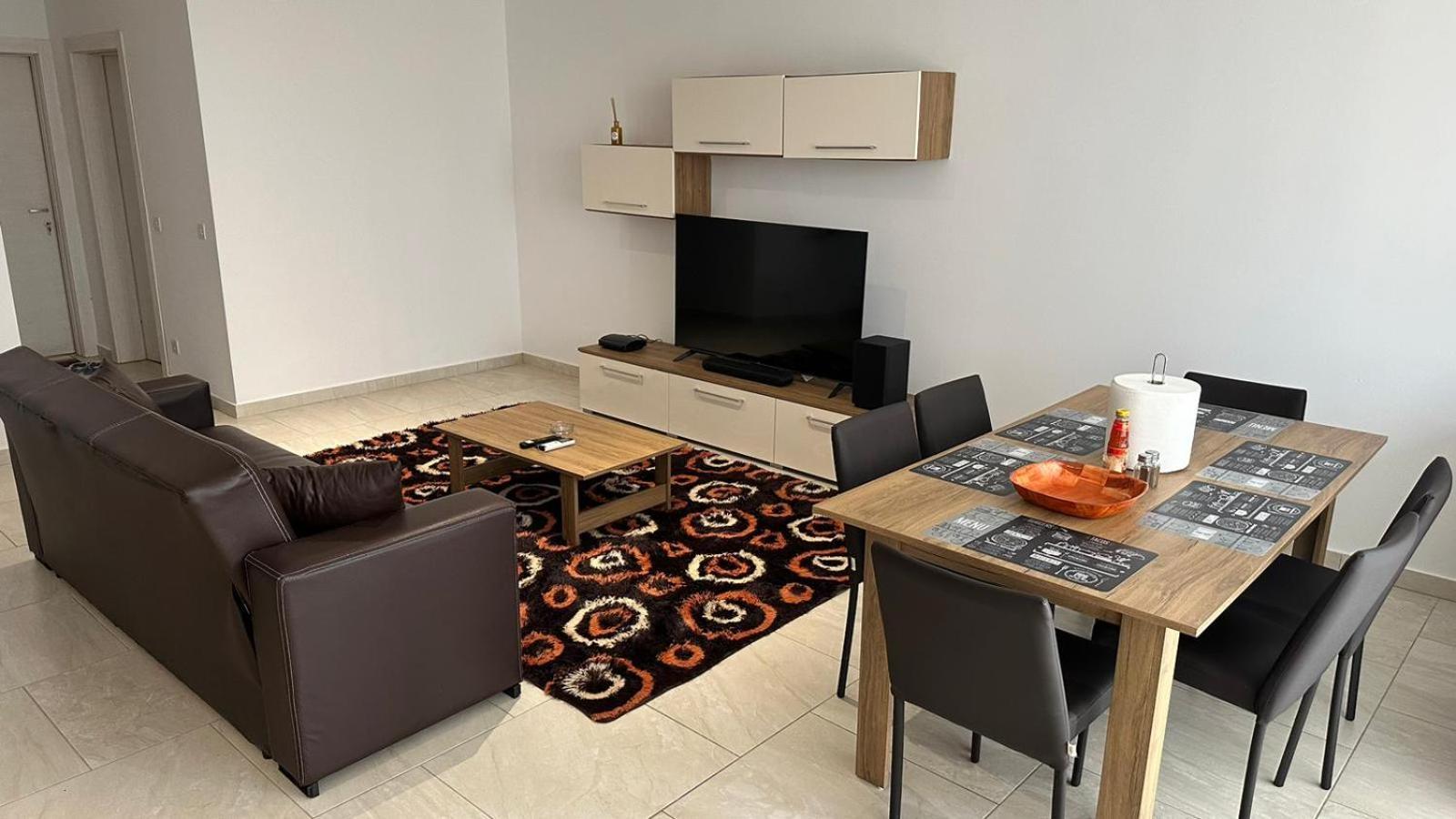 Your Elegant Home Away From Home Shared Apartment Only With Host Zebbug  Luaran gambar