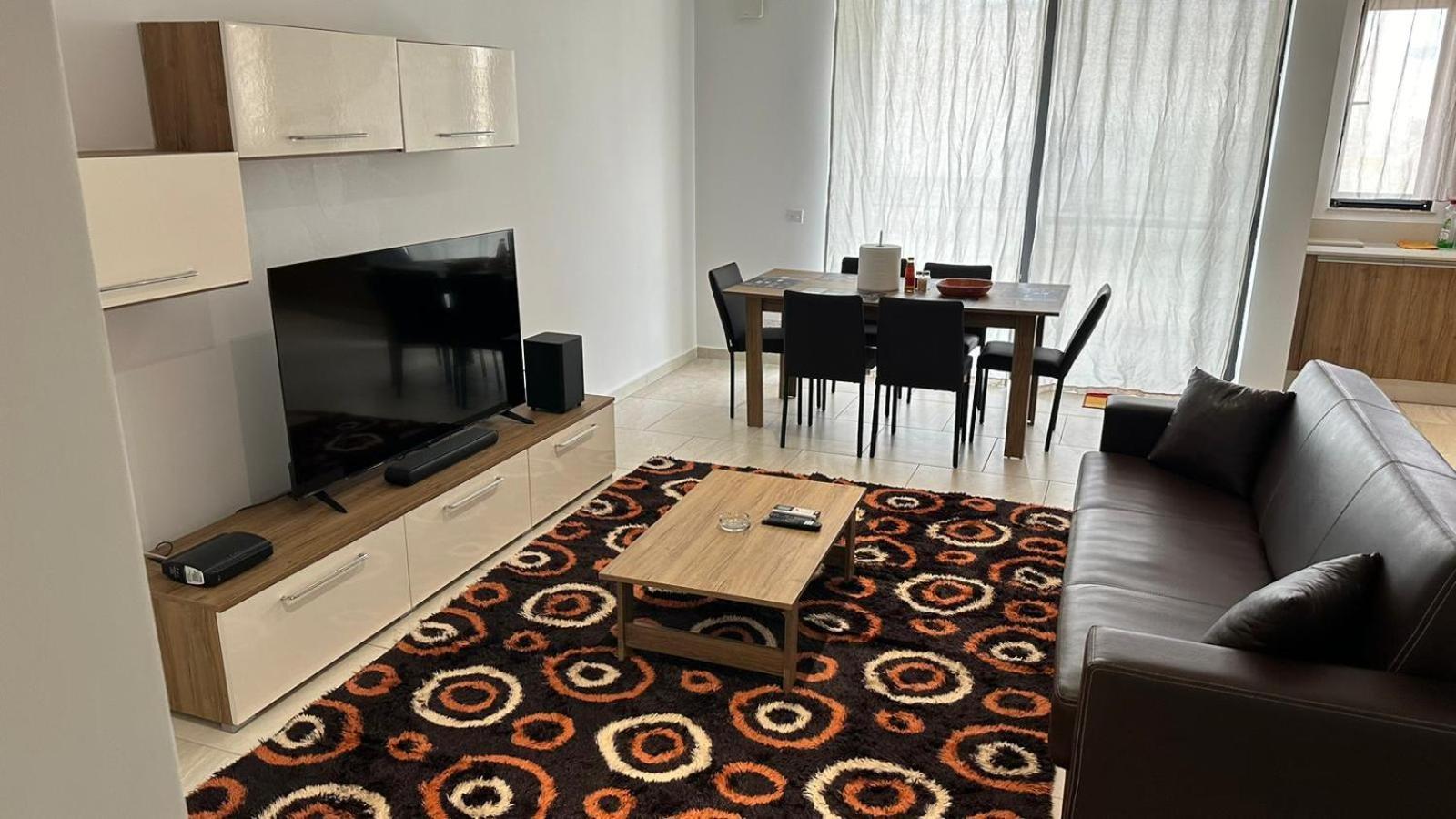 Your Elegant Home Away From Home Shared Apartment Only With Host Zebbug  Luaran gambar